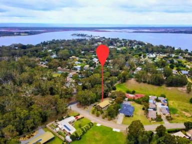 House For Sale - VIC - Metung - 3904 - Cozy Log Cabin on large corner block Metung (Image 2)