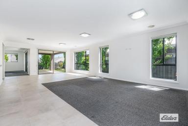 House Leased - VIC - Strathfieldsaye - 3551 - Luxurious Ex-Display Home  (Image 2)