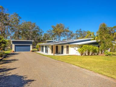 House For Lease - NSW - Old Bar - 2430 - LIFESTYLE ACREAGE ON THE COAST - LAWN MAINTENANCE INCLUDED  (Image 2)