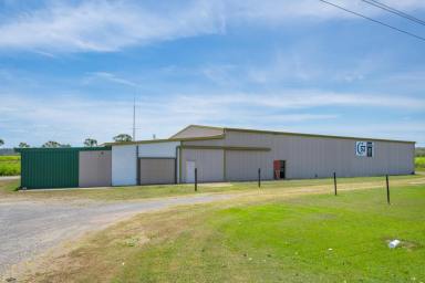 Industrial/Warehouse For Lease - QLD - Calen - 4798 - GREAT OPPORTUNITY COUNTRY LEASE  (Image 2)