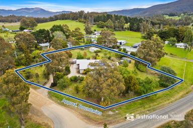 House For Sale - TAS - Leslie Vale - 7054 - Sprawling Family Home on 1 Acre - A Rare Opportunity Just Minutes from Kingston!  (Image 2)