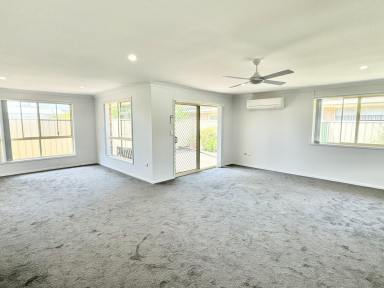 Villa For Lease - NSW - Old Bar - 2430 - Charming 2-Bedroom Villa  (Image 2)