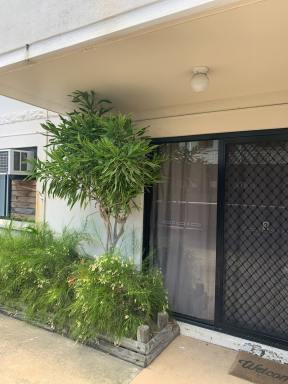 Unit Leased - QLD - Cairns City - 4870 - GROUND FLOOR FULLY FURNISHED MODERN 2 BEDROOM, 1 BATHROOM INNER CITY APARTMENT - UNFURNISHED  (Image 2)