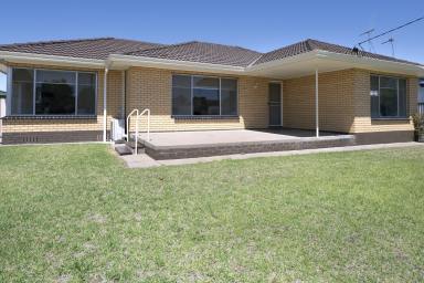 House For Sale - VIC - Swan Hill - 3585 - Family First  (Image 2)