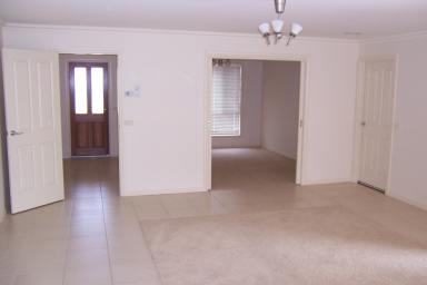 House For Lease - NSW - Lavington - 2641 - Quality 4 bedroom home in great location!  (Image 2)