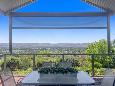 House For Sale - NSW - Tumut - 2720 - Premier property with the best views in town!  (Image 2)