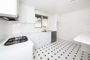 Unit Leased - VIC - Beaumaris - 3193 - BEAUTIFULLY PRESENTED | BRIGHT AND SUNNY | QUIET LOCATION  (Image 2)