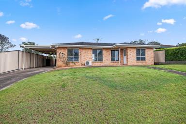 House Sold - NSW - Raymond Terrace - 2324 - FAMILY HOME CENTRALLY LOCATED IN LAKESIDE ESTATE!  (Image 2)