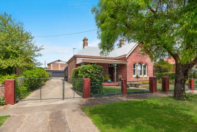 House Auction - NSW - Crookwell - 2583 - Charming Heritage Home with Modern Comforts  (Image 2)