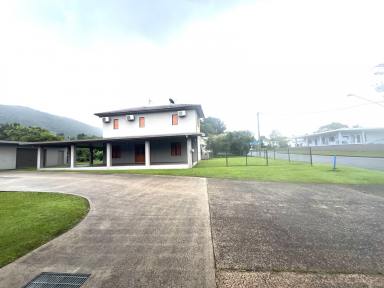 House For Sale - QLD - Tully - 4854 - Quality House $650,000  (Image 2)