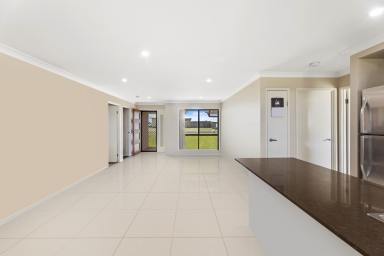 House Leased - QLD - Wyreema - 4352 - Family Home in Quiet Suburb  (Image 2)