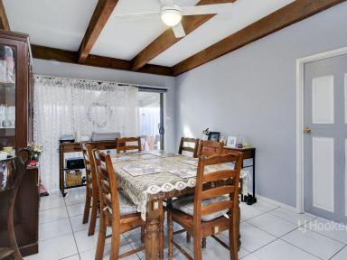 House Leased - VIC - Bairnsdale - 3875 - STYLISH AND COSY HOME  (Image 2)