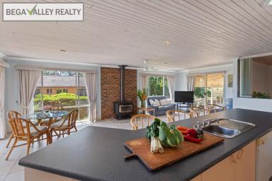 House For Sale - NSW - Bega - 2550 - SPACIOUS BRICK HOME CLOSE TO HOSPITAL  (Image 2)