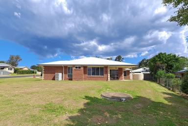 House For Sale - QLD - Crows Nest - 4355 - Immaculate quality 3 bedroom brick home, + office, situated in a quiet area on an easy-care 812m2 block.  (Image 2)