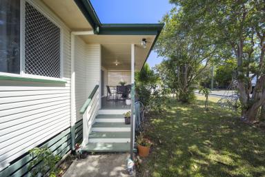 House For Sale - QLD - Southside - 4570 - Solid home in a fantastic location!!  (Image 2)