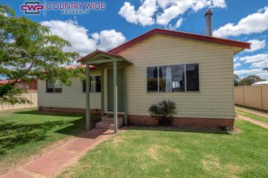 House Leased - NSW - Glen Innes - 2370 - Spacious 4-Bedroom Home with Exceptional Features!  (Image 2)