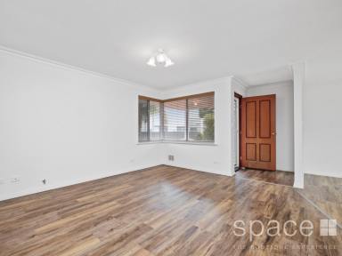 Villa For Lease - WA - Scarborough - 6019 - Unfurnished Middle Villa in Quiet Location  (Image 2)