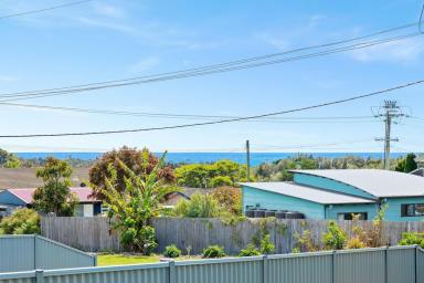 House For Sale - NSW - Dalmeny - 2546 - Sea breeze cottage with room for the dogs  (Image 2)