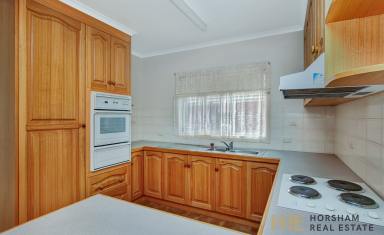 Unit For Lease - VIC - Horsham - 3400 - 2-bedroom brick unit In central location!  (Image 2)