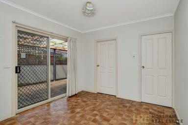 Unit For Lease - VIC - Horsham - 3400 - 2-bedroom brick unit In central location!  (Image 2)