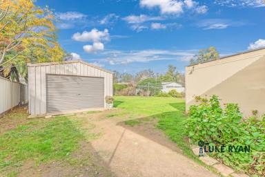 House For Sale - VIC - Rochester - 3561 - CREAM BRICK CLASSIC WITH GREAT BACKYARD SPACE AND VACANT BLOCK  (Image 2)
