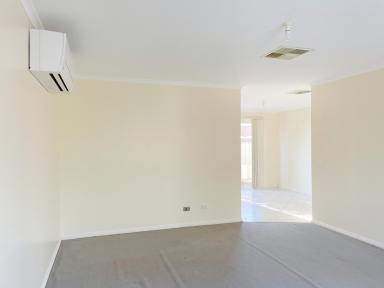 Unit For Lease - VIC - Swan Hill - 3585 - Neat & tidy unit  (Image 2)