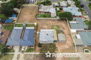 House Auction - VIC - Mildura - 3500 - Unlock Endless Potential in a Prime Location on 2293m2  (Image 2)