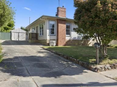 House For Sale - VIC - Seymour - 3660 - Beautiful Family Home in Seymour
Fully Renovated  (Image 2)