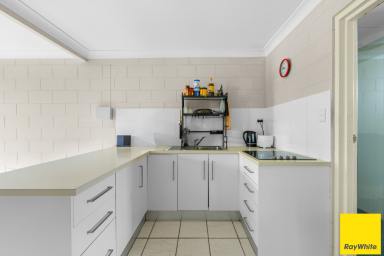 Unit Leased - QLD - Cairns City - 4870 - Unit Close to City Centre - Furnished (Break Leasse) (Image 2)