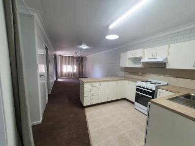 Unit Leased - NSW - Grafton - 2460 - CHARMING 3 BEDROOM UNIT MODERN KITCHEN & BATHROOM!  (Image 2)