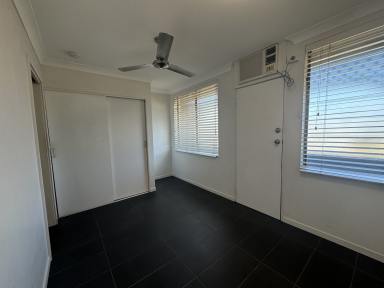 Apartment Leased - QLD - Bungalow - 4870 - RENOVATED 1 BEDROOM IN QUIET COMPLEX  (Image 2)