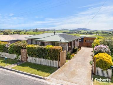 House Sold - TAS - Sheffield - 7306 - Multi Generational Living or Extra Income? You Decide!  (Image 2)