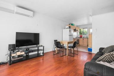 House Leased - VIC - Chelsea - 3196 - Neat & Tidy | Huge Backyard | Close to Train  (Image 2)