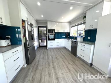 House For Sale - NSW - Inverell - 2360 - Beautifully Renovated Home  (Image 2)