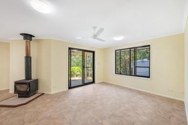 House For Lease - QLD - Lake Macdonald - 4563 - 4-Bed, 2-Bath Low-Set Home in Lake MacDonald  (Image 2)