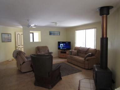 House For Lease - QLD - Lake Macdonald - 4563 - Coming Soon - 4-Bed, 2-Bath Low-Set Home in Lake Macdonald  (Image 2)