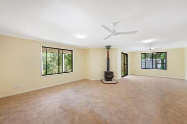 House For Lease - QLD - Lake Macdonald - 4563 - 4-Bed, 2-Bath Low-Set Home in Lake MacDonald  (Image 2)