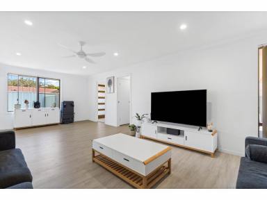 Villa For Sale - NSW - Forster - 2428 - Beautifully Renovated Villa in Prime Forster Location – Effortless Living on One Level!  (Image 2)