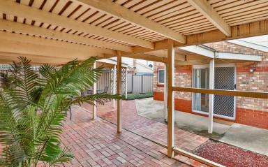 Townhouse For Sale - VIC - Mildura - 3500 - IDEALLY LOCATED TOWNHOUSE  (Image 2)