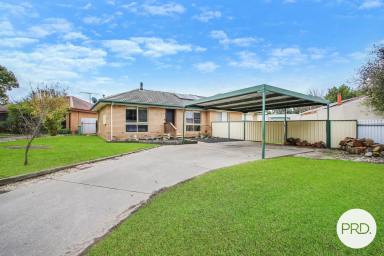 House For Lease - NSW - Thurgoona - 2640 - THREE BEDROOM HOME IN QUIET COURT  (Image 2)