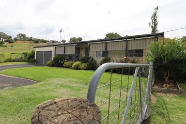 House For Lease - NSW - Tumut - 2720 - 3 Bedroom Home  (Image 2)