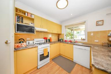 House Leased - NSW - Tumut - 2720 - 3 Bedroom Home  (Image 2)