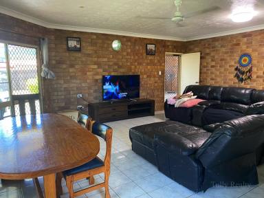 House For Sale - QLD - Tully - 4854 - Ideal Location  (Image 2)