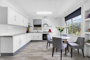 House Sold - VIC - Mildura - 3500 - Spacious Home with Bonus Bungalow  (Image 2)