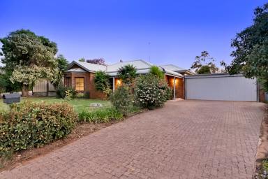 House For Sale - VIC - Mildura - 3500 - A-1 Location!  (Image 2)