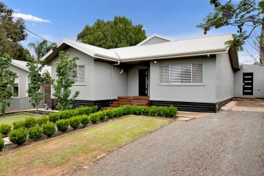 House For Sale - VIC - Mildura - 3500 - Family home with pool  (Image 2)