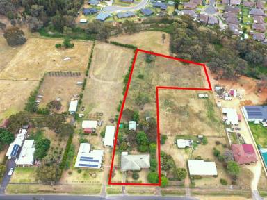 House Auction - NSW - Young - 2594 - 2.19acs* Only A 2 Minute* Drive To The Main Street  (Image 2)