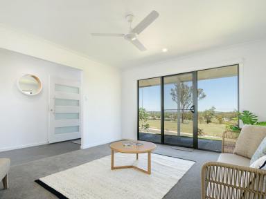 House For Sale - QLD - Warwick - 4370 - Contemporary, spacious and well located, what more could you want...  (Image 2)