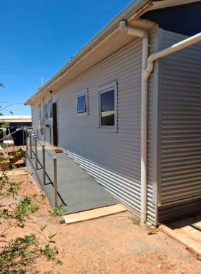 House Sold - SA - Andamooka - 5722 - Expansive Dual Living Property with Exceptional Amenities and Stunning Views  (Image 2)