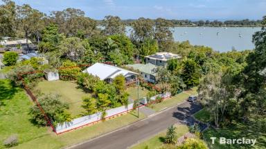 House For Sale - QLD - Lamb Island - 4184 - Modern Coastal Charm on a Spacious Double Block  (Image 2)